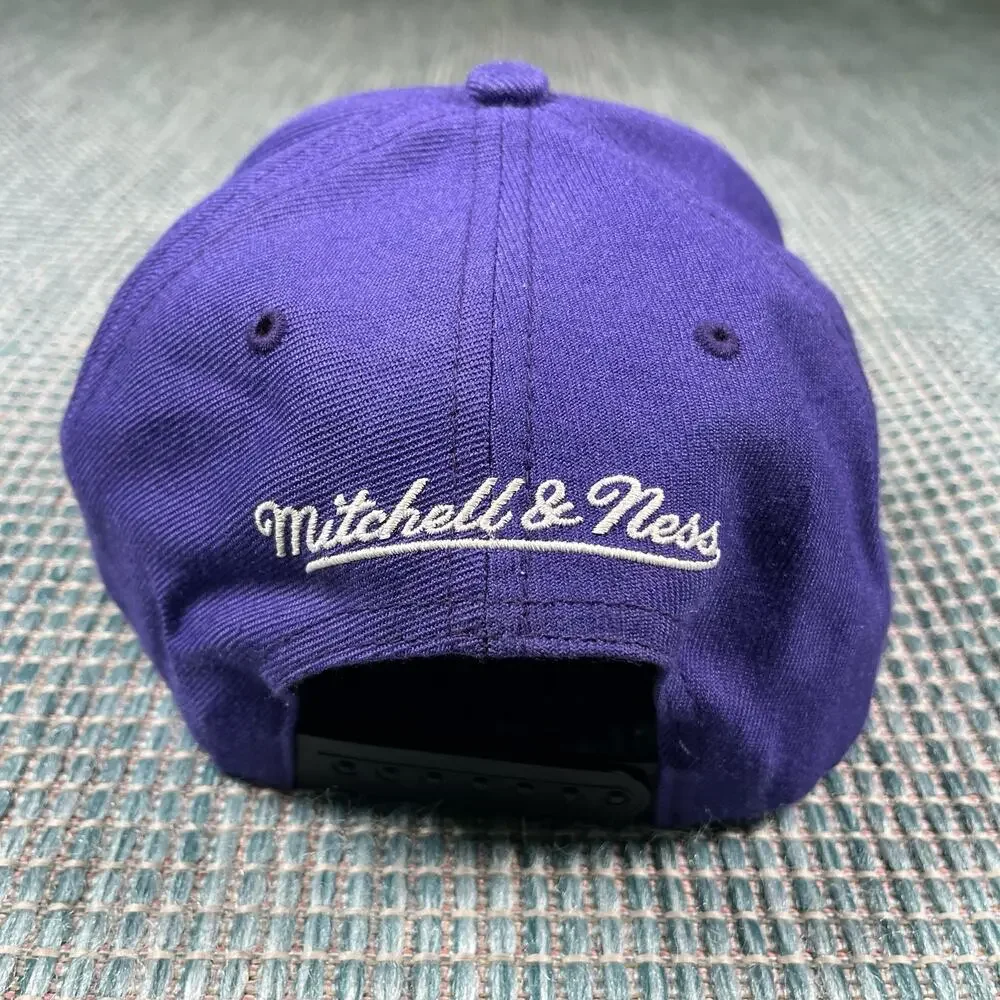 Mitchell & Ness item preowned